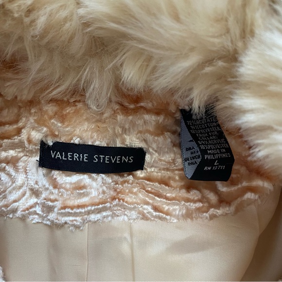 Valerie Stevens Champagne Fur Collar Over Coat - Picture 7 of 9